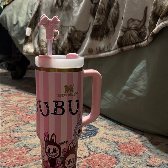 Stanley Pink NEW IN BOX labubu 40oz tumbler, straw topper box and bag - Picture 2 of 6